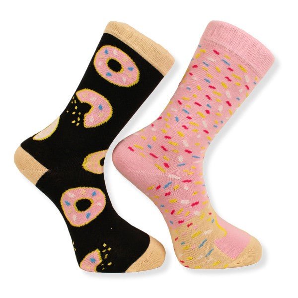 Två par roliga strumpor i bomull med motiv av donuts. 