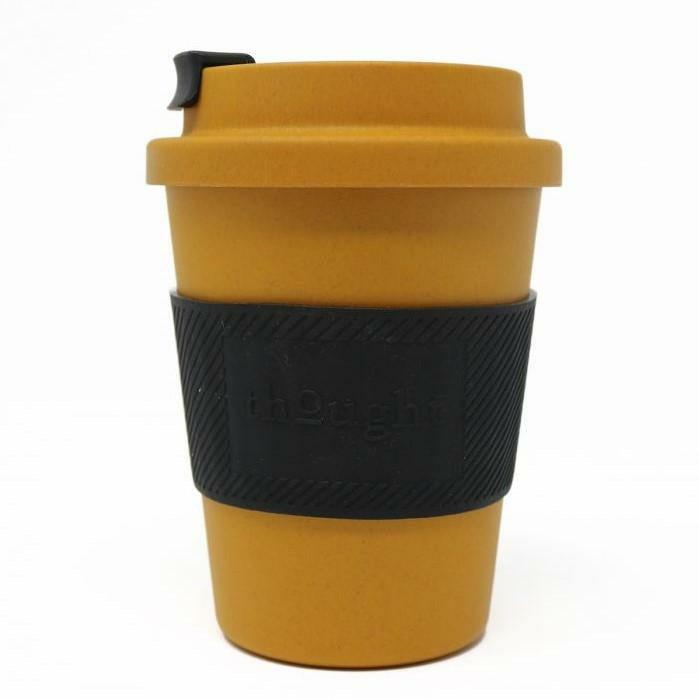 Senapsgul kaffekopp i presentbox med bambustrumpor - Strumpbudet