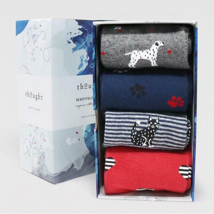 Fin presentbox med fyra par bambustrumpor med djurmotiv - Strumpbudet