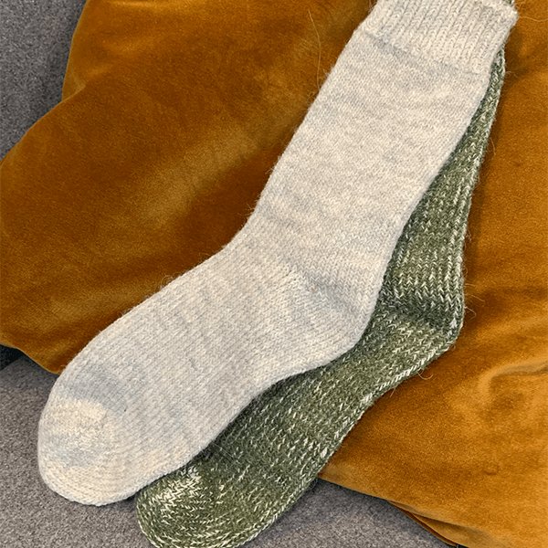 Raggsockor alpacka i ljusgrått och khakigrönt - Strumpbudet